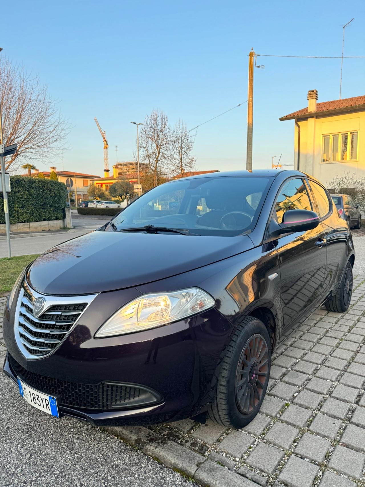 Lancia Ypsilon 1.2 69 CV 5 porte S&S Platinum