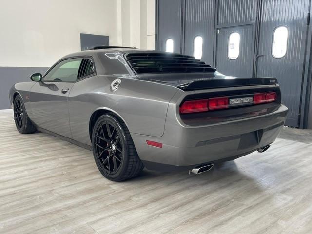 Dodge Challenger 6.4 v8 srt