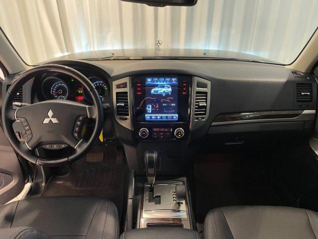 MITSUBISHI Pajero 3.8 4WD Gold Panorama Leder Alu