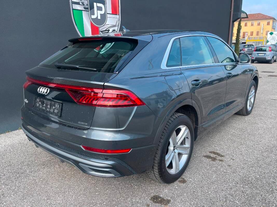 Audi Q8 45 3.0 tdi mhev tiptronic
