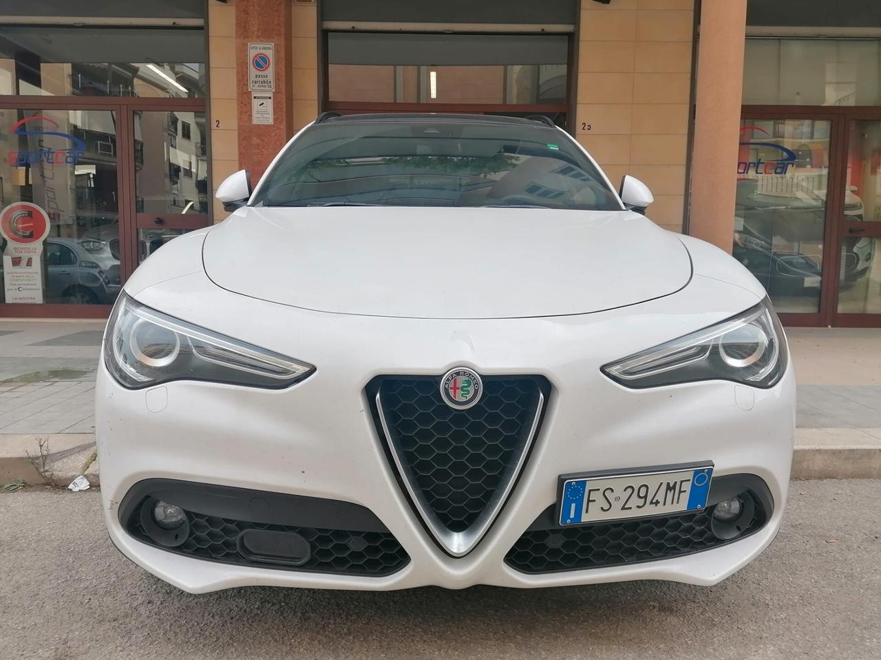 Alfa Romeo Stelvio 2.2 Turbodiesel 210 CV AT8 Q4 Executive TETTO NAVY PELLE H/K 20'