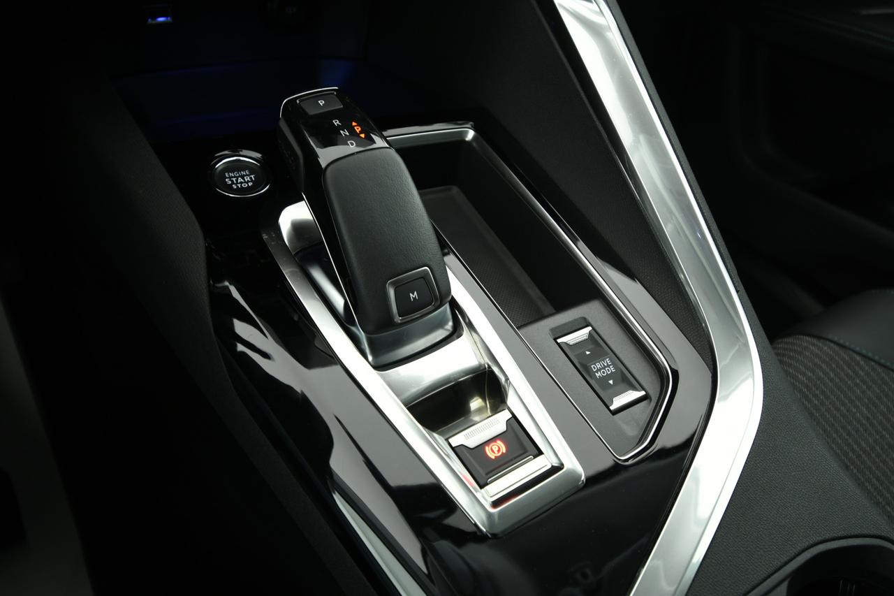 PEUGEOT 5008 1.5 bluehdi Allure Pack s&s 130cv eat8 CAMERA+APP CONNECT