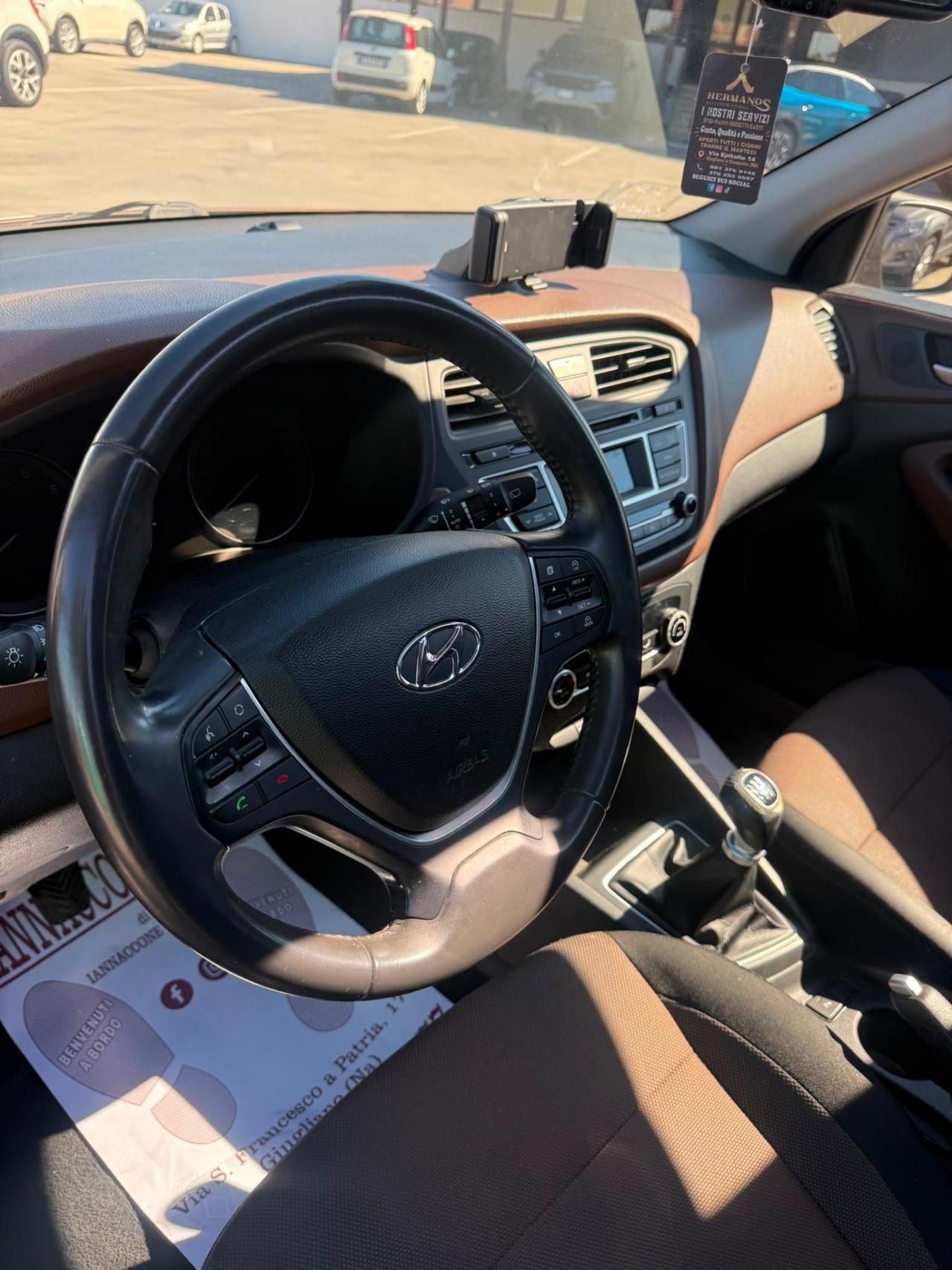 Hyundai i20 1.2 84 CV tetto apribile
