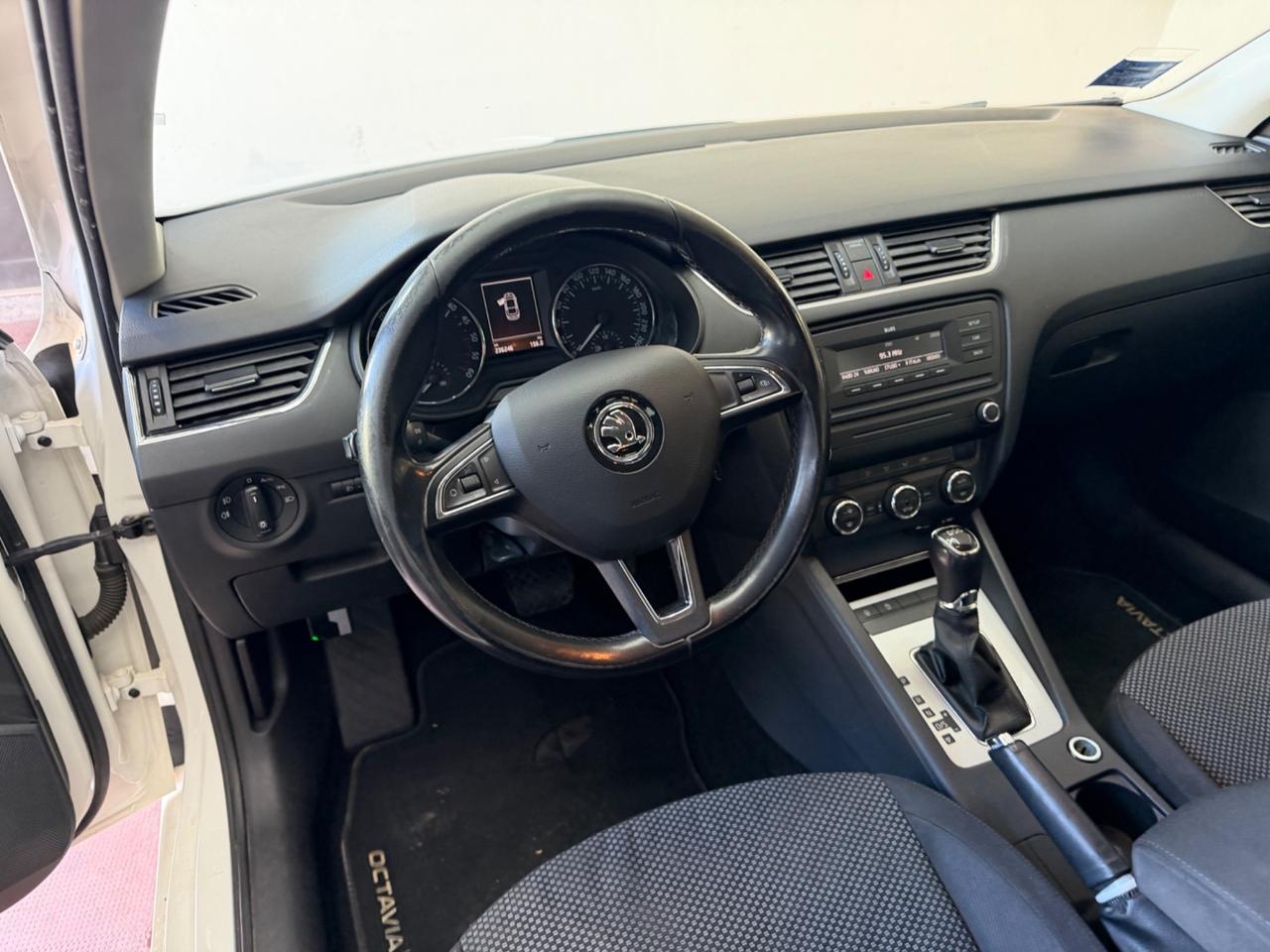 Skoda Octavia 1.6 TDI CR 105 CV DSG Ambition