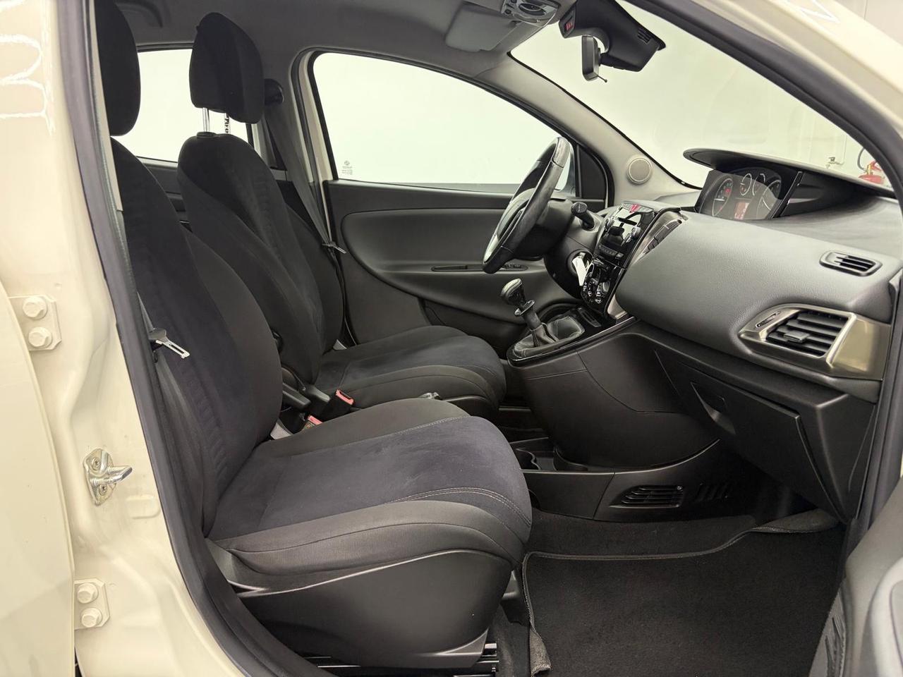 Lancia Ypsilon 0.9 TwinAir 85 CV 5 porte Metano Ecochic Gold