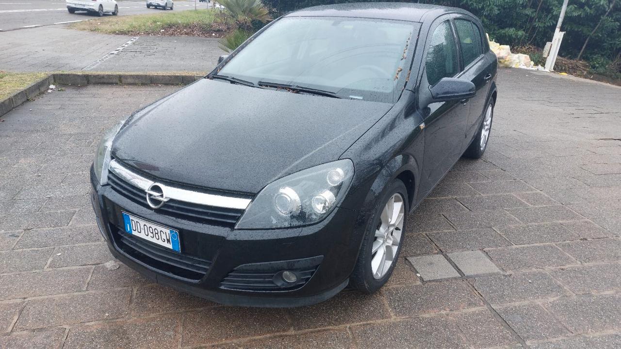 Opel Astra 1.7 CDTI 101CV 5 porte Cosmo