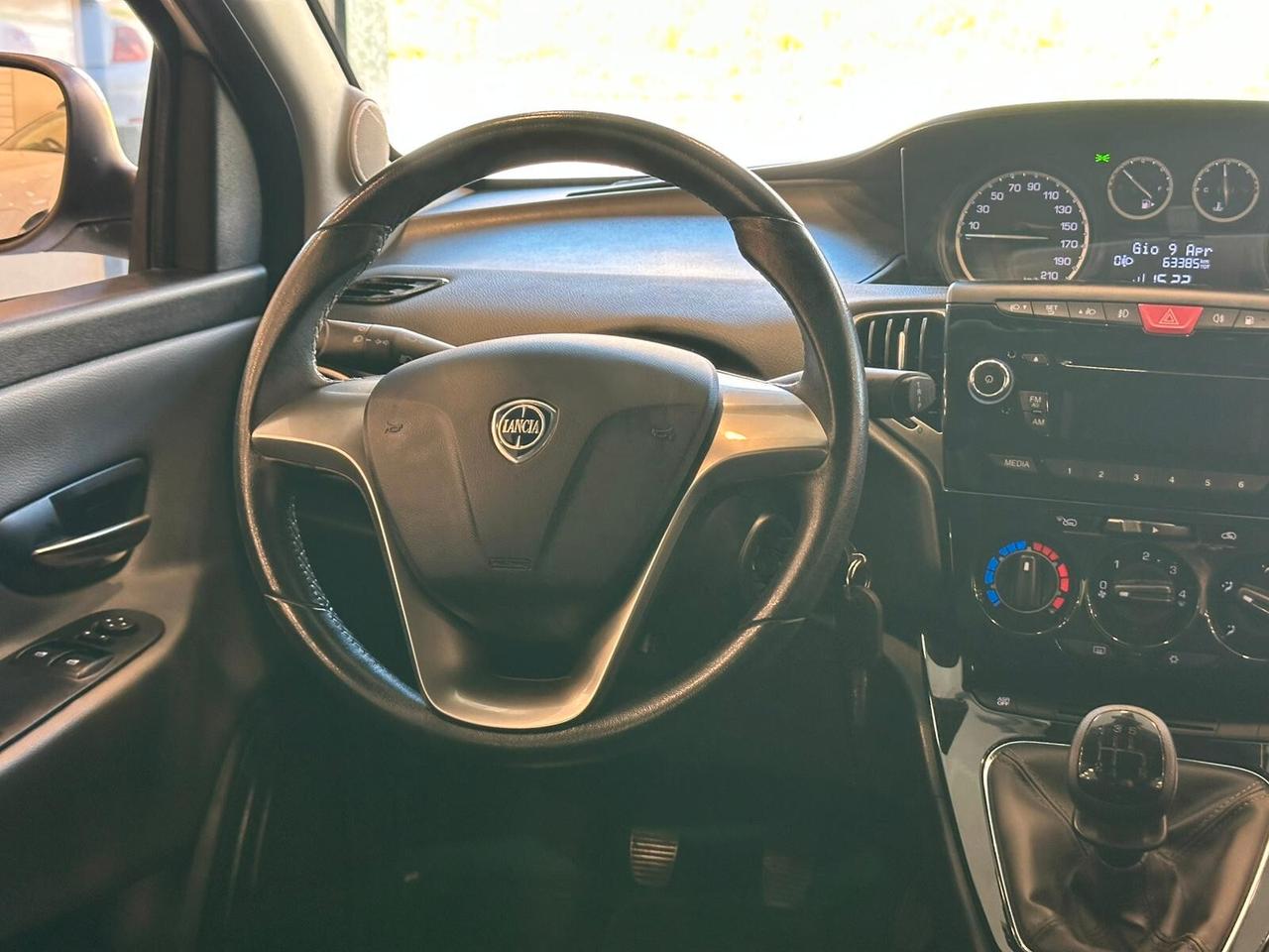 Lancia Ypsilon 0.9 TwinAir 85 CV 5 porte Metano Ecochic Gold