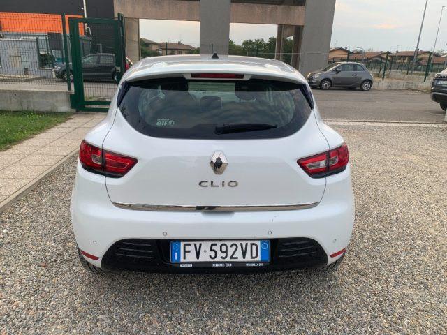 RENAULT Clio TCe 12V 75 CV 5 porte Moschino Intens