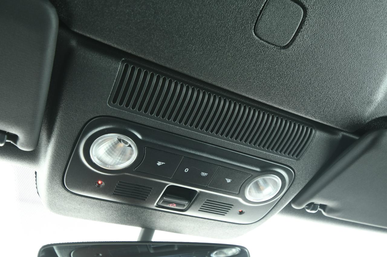 VOLKSWAGEN Maggiolino Cabrio 1.2 tsi Design 105cv DSG+APP CONNECT+C17"