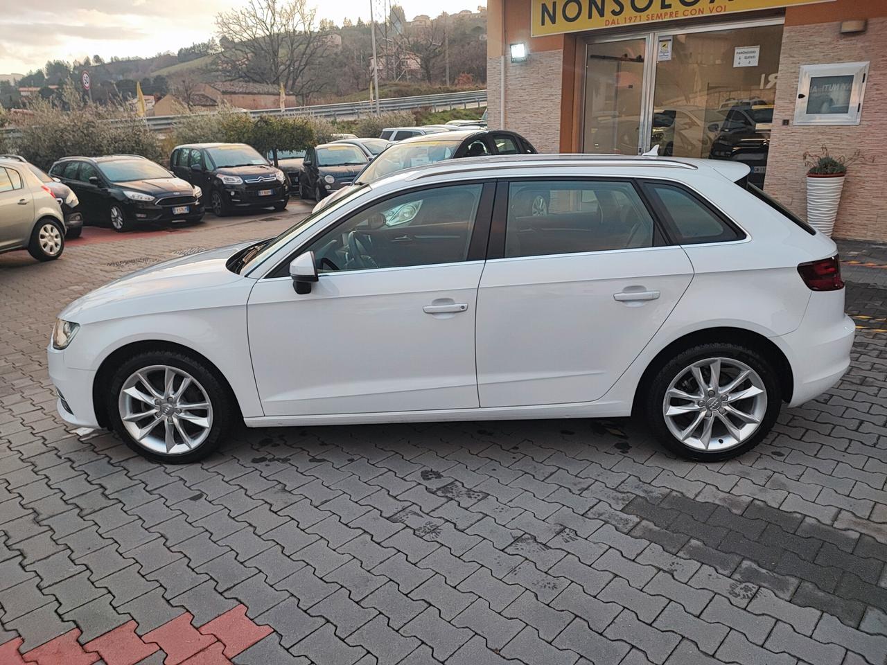 Audi A3 1.6 TDI clean diesel Attraction - 2015