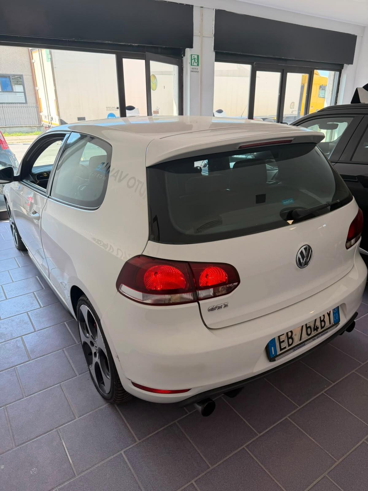 Volkswagen Golf 2.0 TSI 3p. GTI