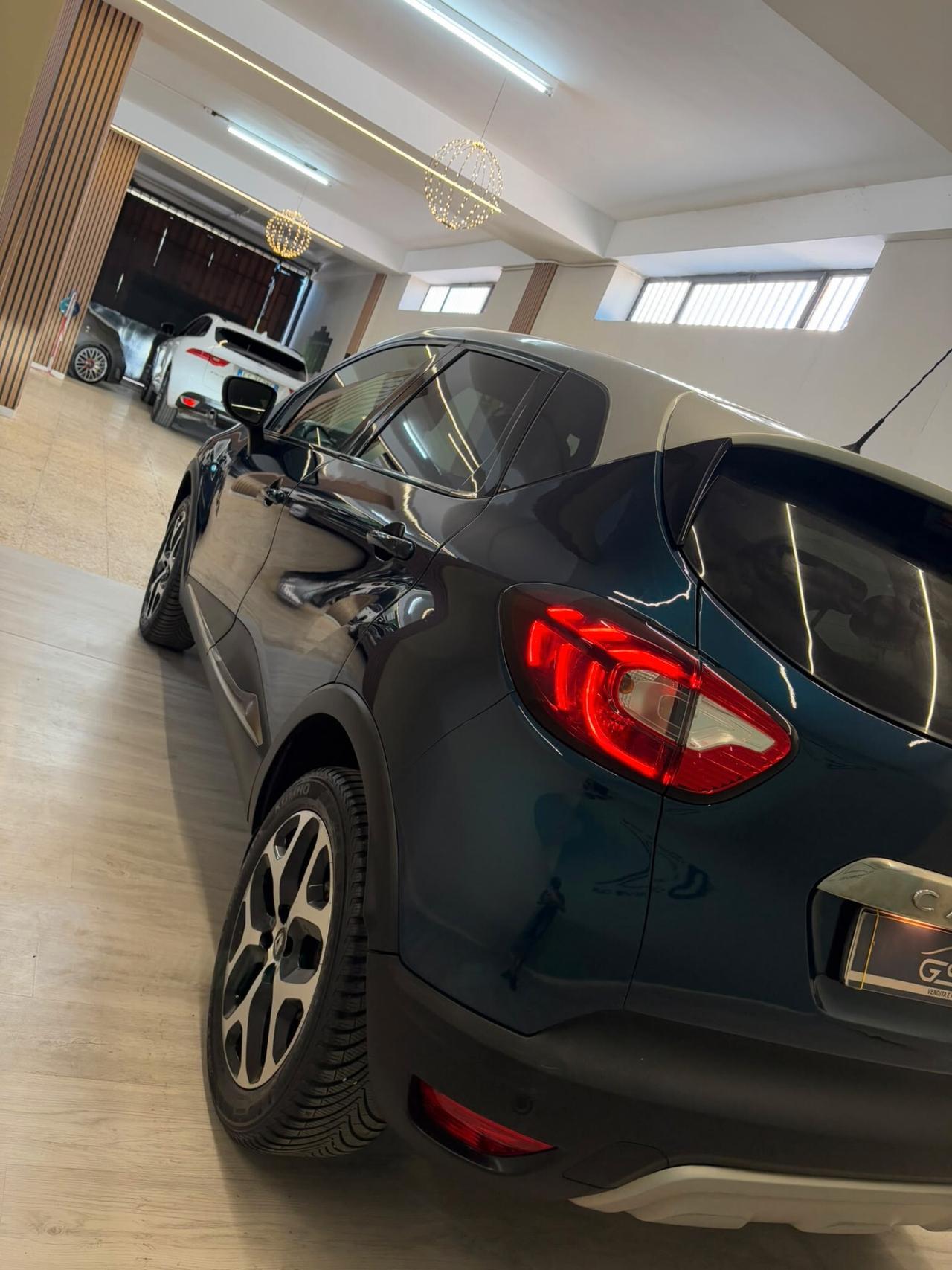 Renault Captur 900cc TCe 90 CV R-Link full LED