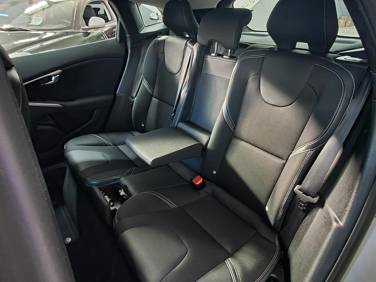 Volvo V40 D2 2.0 Geartronic 120cv R-design 2019
