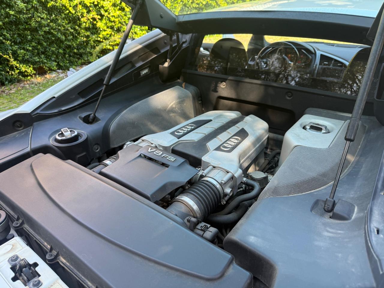 Audi R8 4.2 V8 FSI quattro
