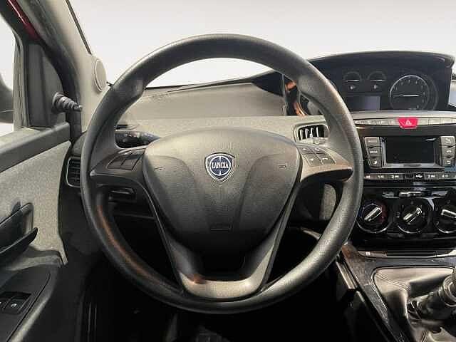 Lancia Ypsilon 1.0 FireFly Hybrid 70CV Ecochic Silver (MHEV) - NEOPATENTATI