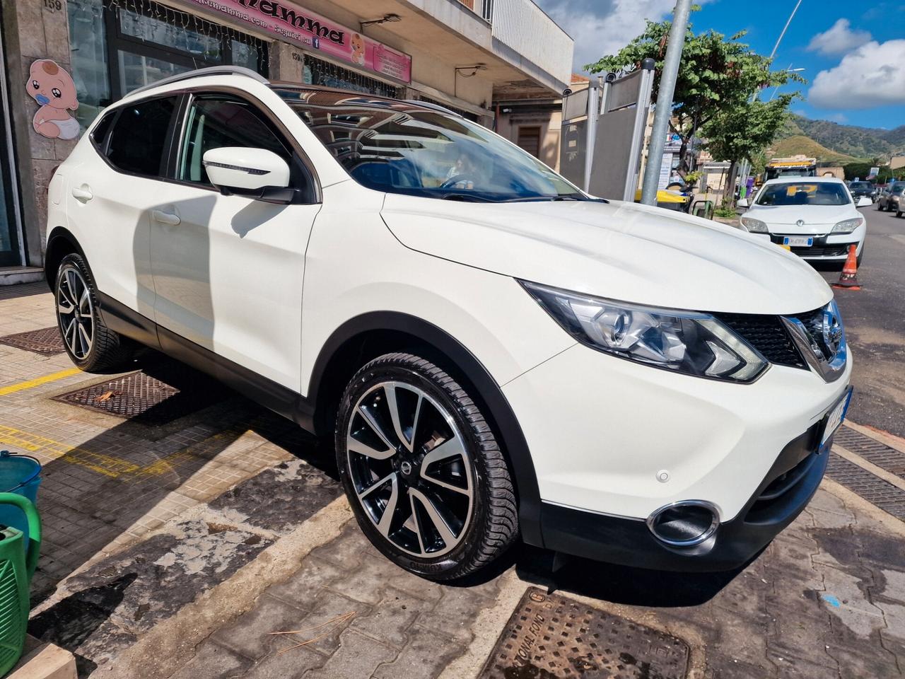 Nissan Qashqai 1.6 dCi 2WD Tekna AUTOMATICA Tetto Panoramico