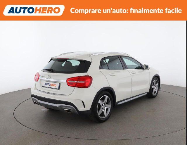 MERCEDES-BENZ GLA 200 d Automatic Premium