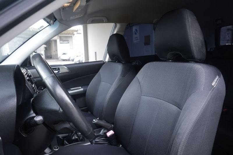 Subaru Forester Subaru Forester 2.0X Bi-Fuel Comfort 110KW ANNO 2012