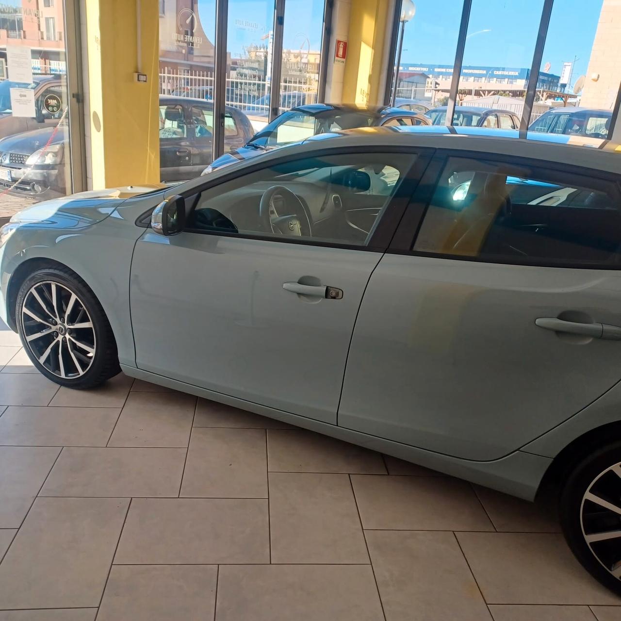 VOLVO V40 OTTIMO STATO GARANZIA 1 2 MESI