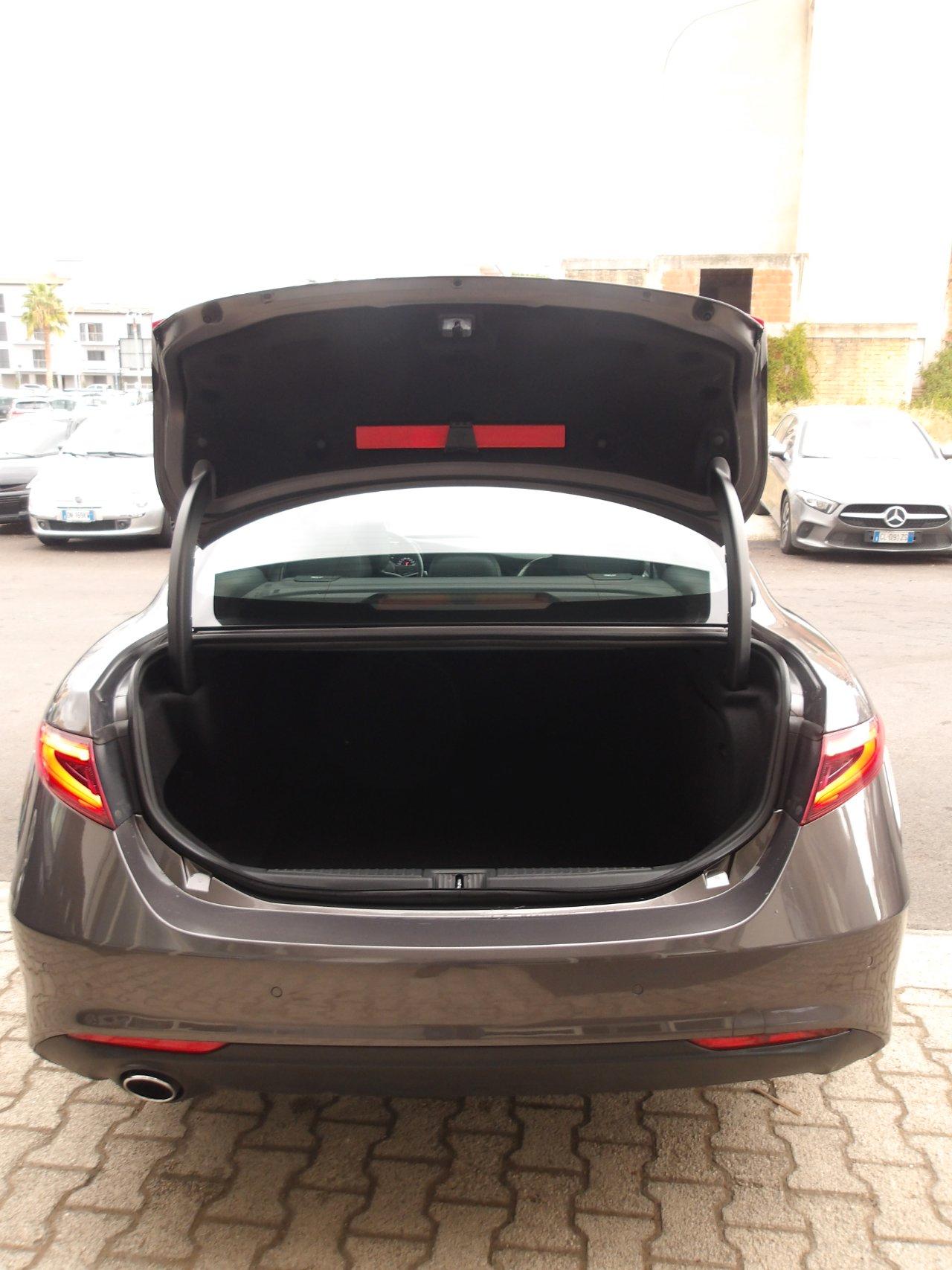 Alfa Romeo Giulia 2.2 t Super 150cv