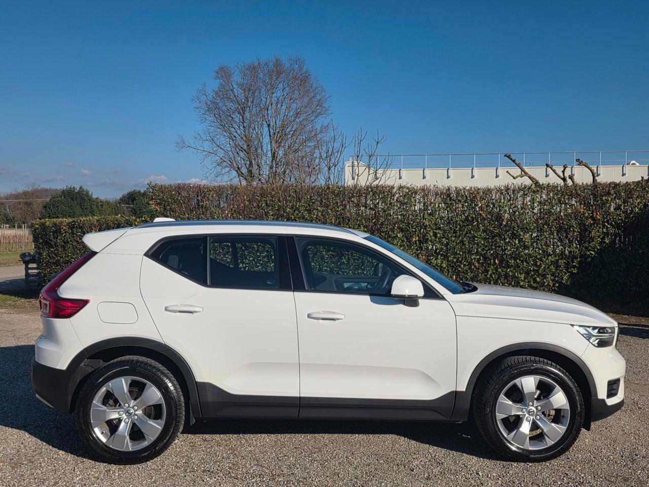 Volvo XC40 T2 Business FINANZIABILE