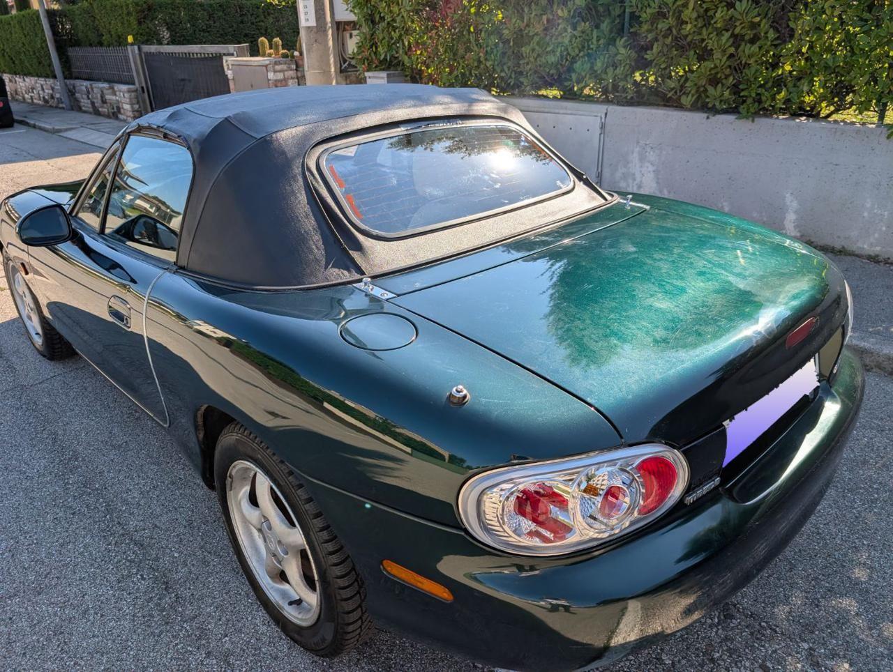 Mazda MX-5 1.6i 16V cat