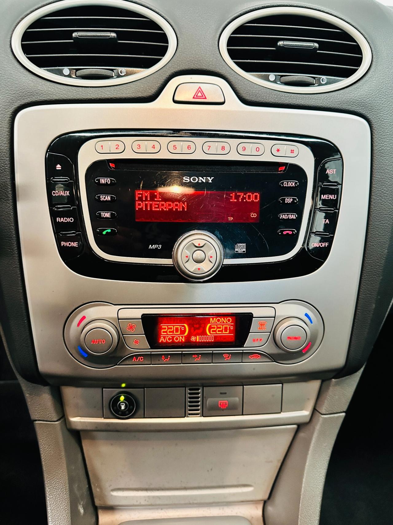Ford Focus 1.6 (115CV) 5p. Bz.- GPL Titanium