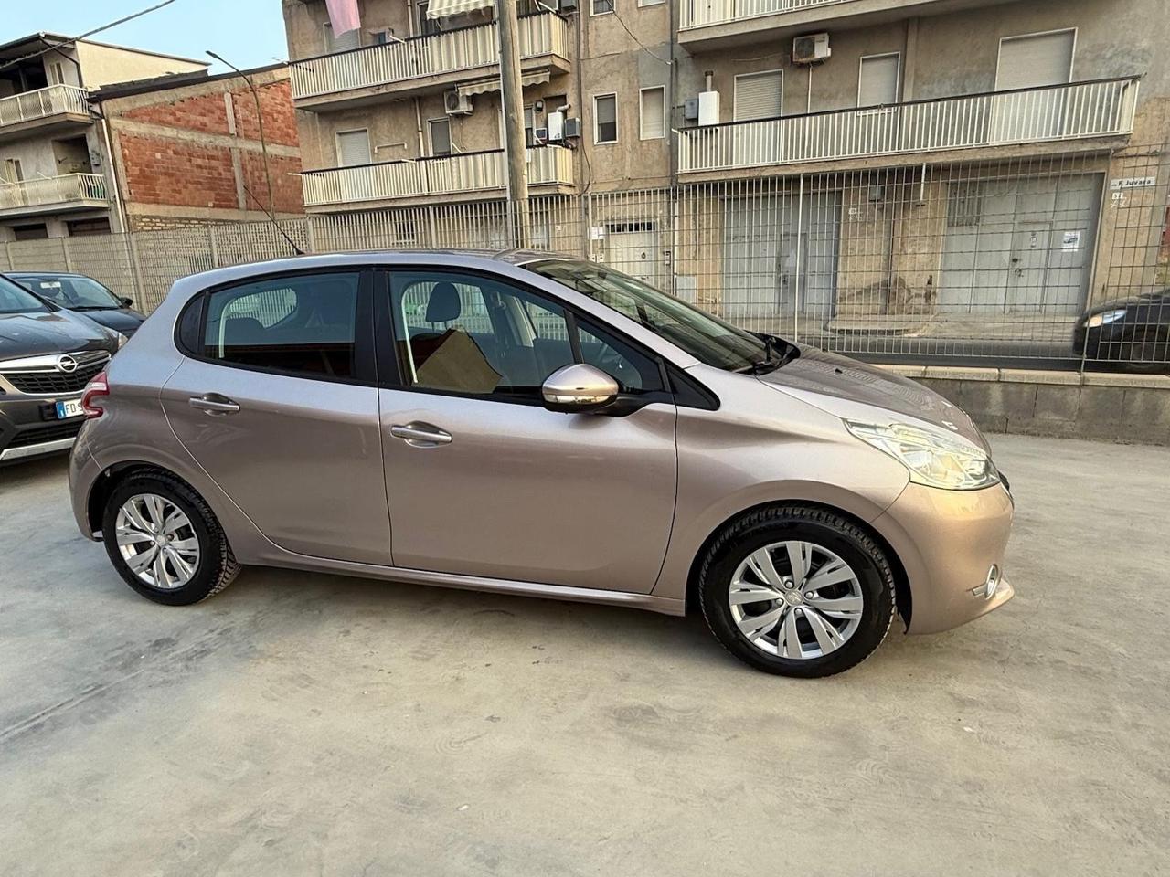 Peugeot 108 PureTech 82 5 porte Allure