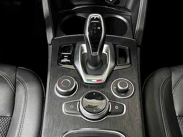 Alfa Romeo Stelvio 2.0 Turbo 200 CV AT8 Q4 Executive
