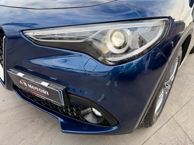 Alfa Romeo Stelvio 2.2 Turbodiesel 180 CV AT8 RWD Super