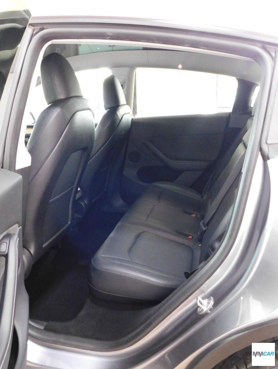 TESLA - Model Y - Long Range AWD
