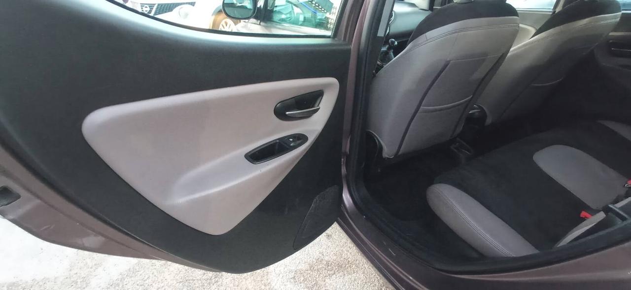 Lancia Ypsilon 1.2GPL PLATINO LEGGI!