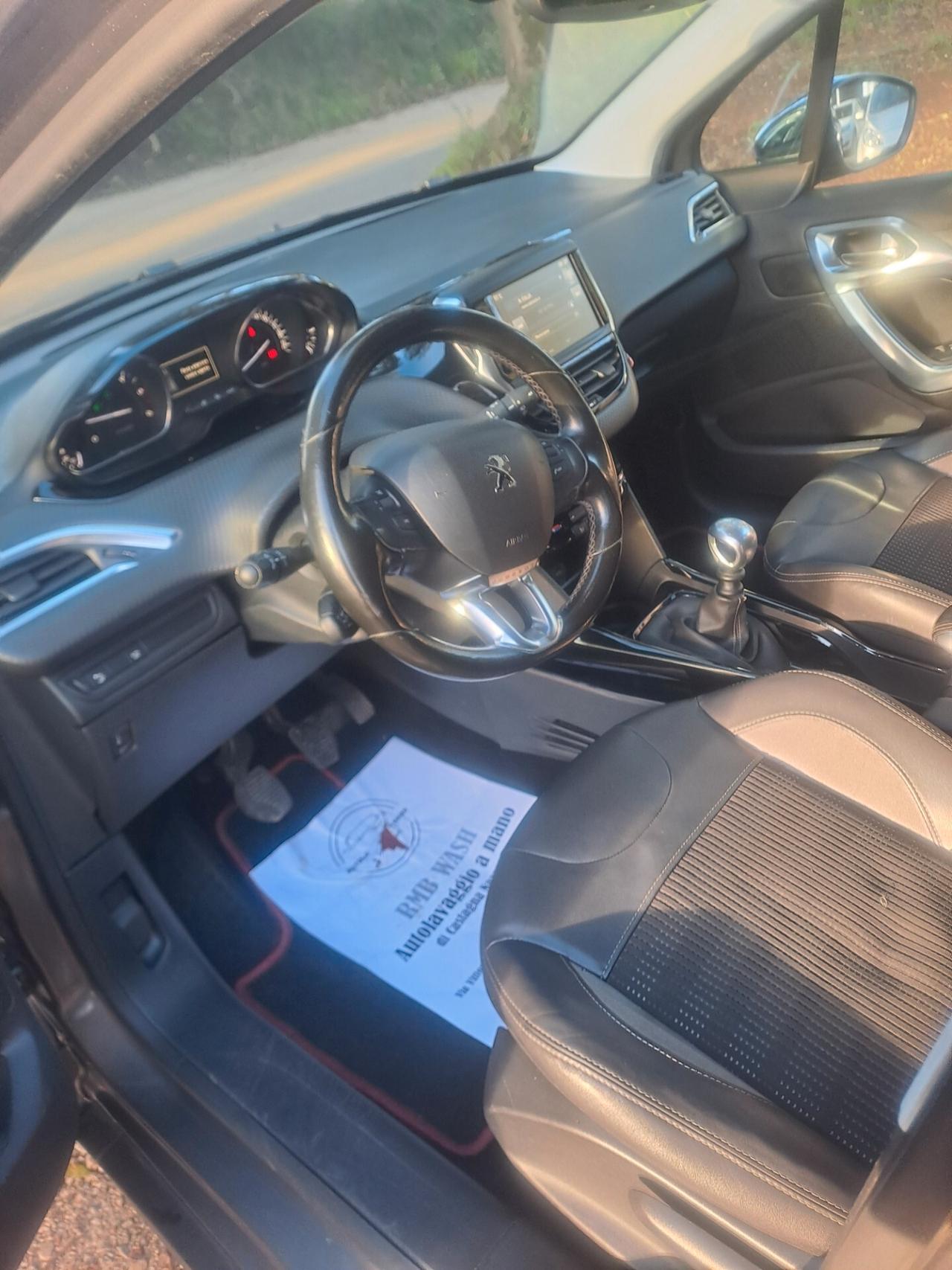 Peugeot 2008 BlueHDi 120 S&S Black Matt