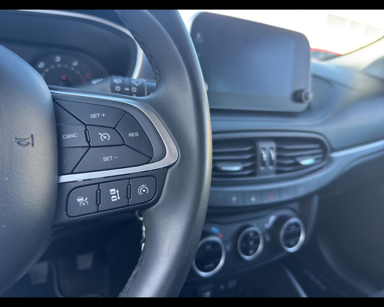 FIAT Tipo (2015-->) - Tipo 1.3 Mjt S&S SW Business