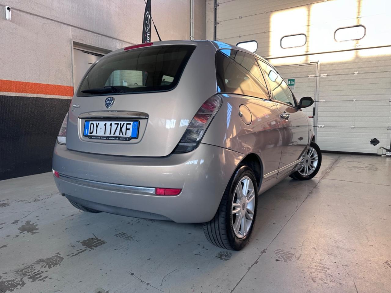 Lancia Ypsilon 1.4 Oro