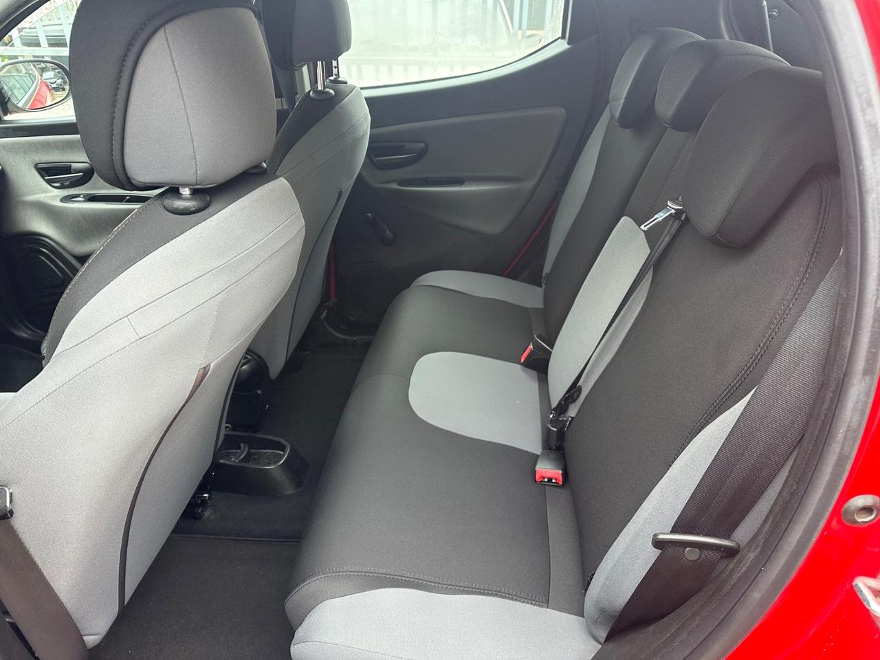 Lancia Ypsilon 1.3 MJT 16V 95 CV 5 porte S&S Silver