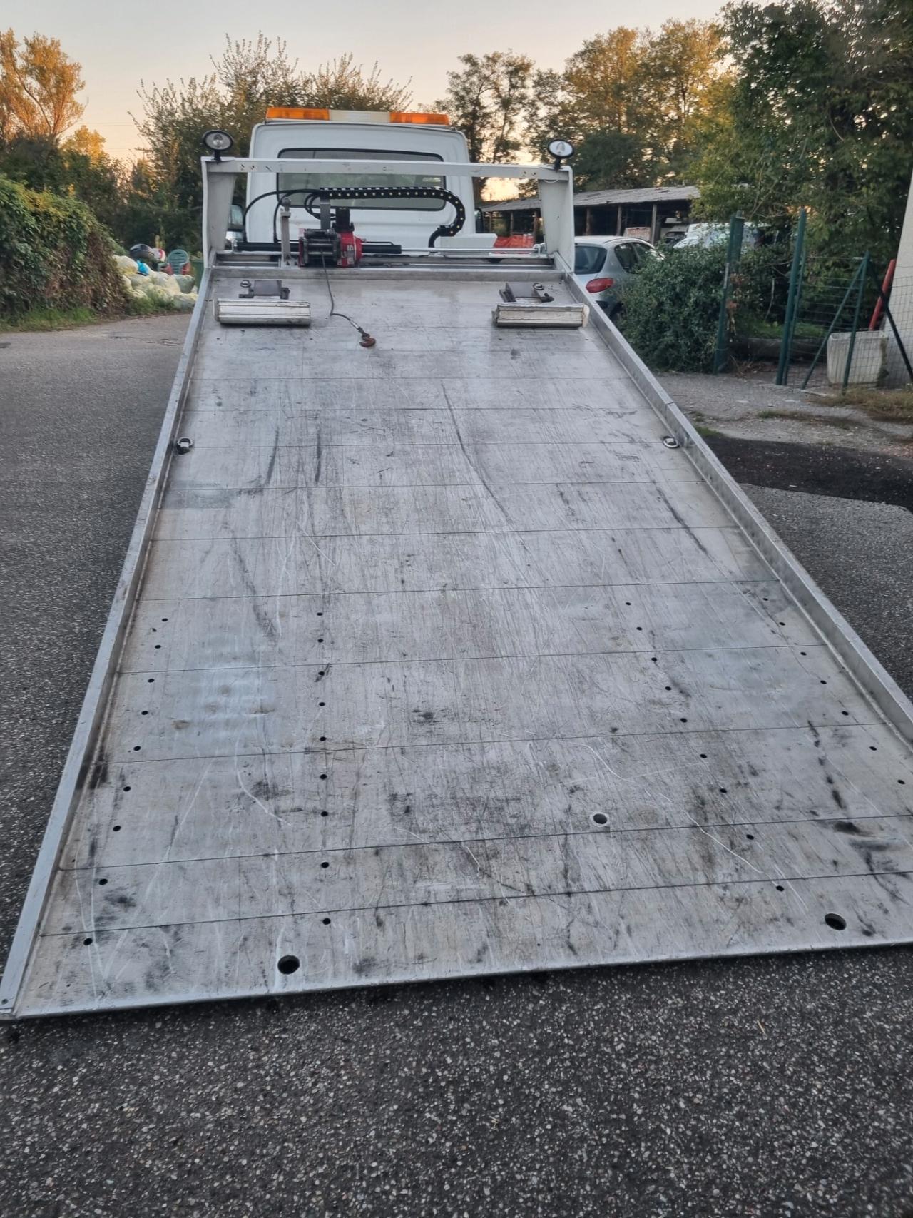 Iveco daily carroattrezzi