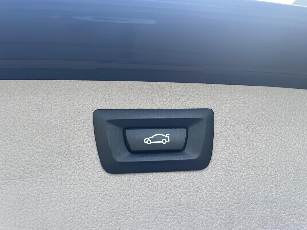 Bmw 318 318i Business Automatik*Neopatentati*Navi*