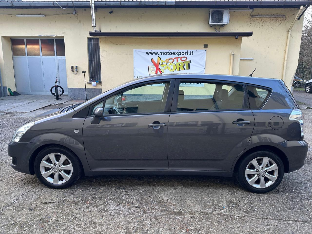 Toyota Corolla Verso 2.2 16V D-4D DPF Sol