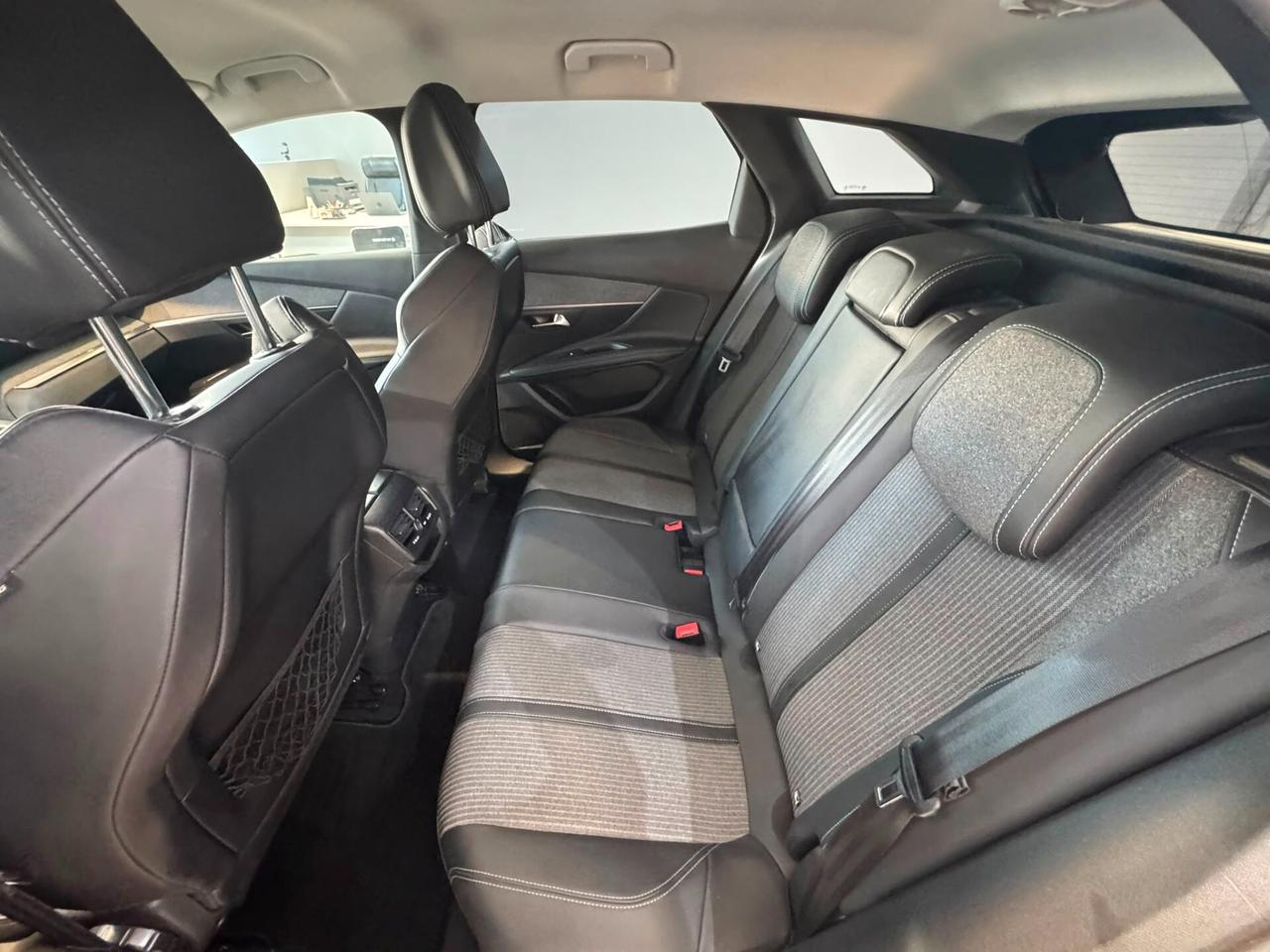 Peugeot 3008 BlueHDi 130 S&S EAT8 Allure Pack