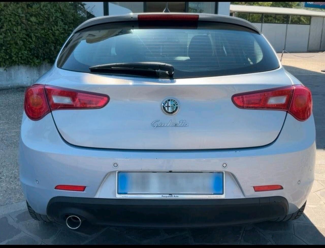Alfa Romeo Giulietta 1.6 JTD105 cv ok neopatentati.