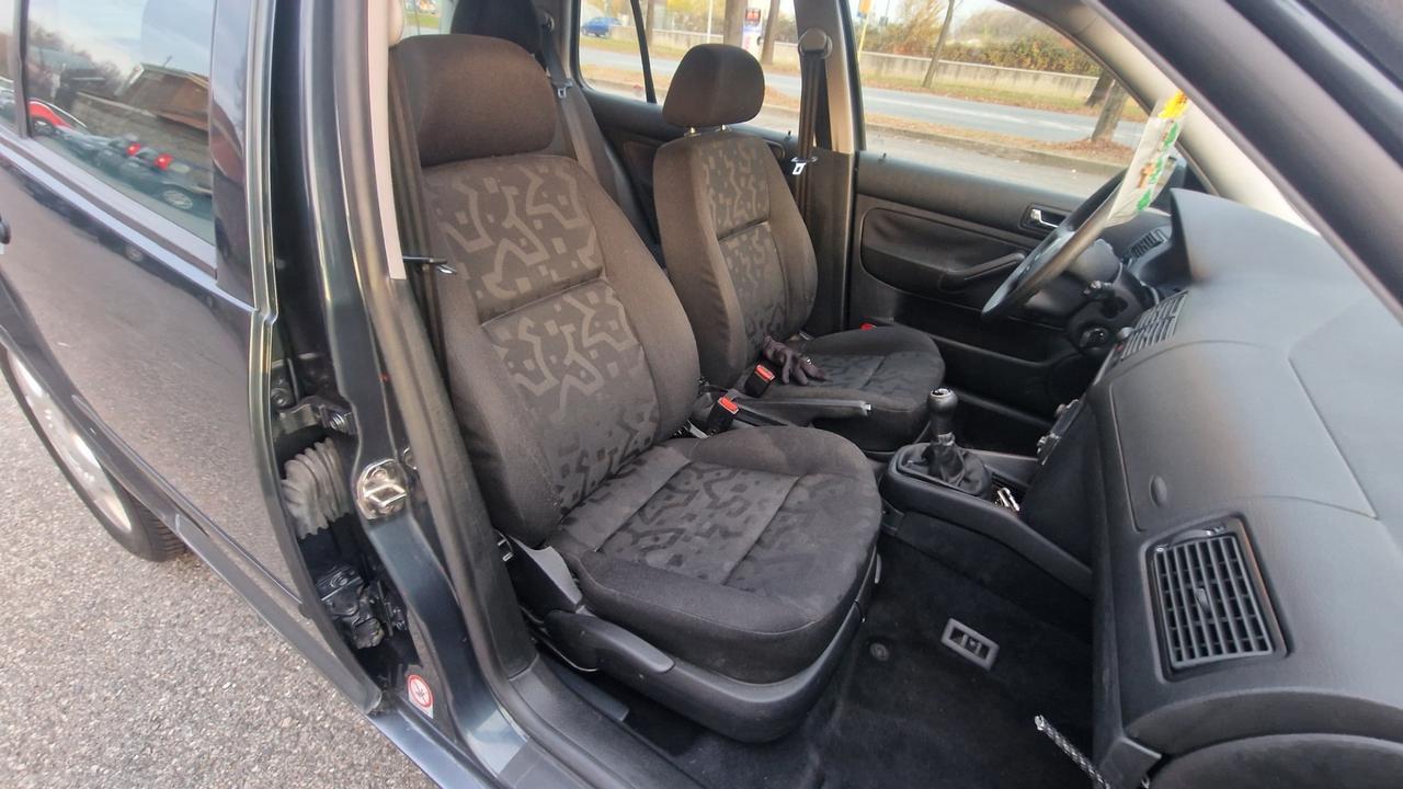 Volkswagen Golf 1.4cc (Su Appuntamento)