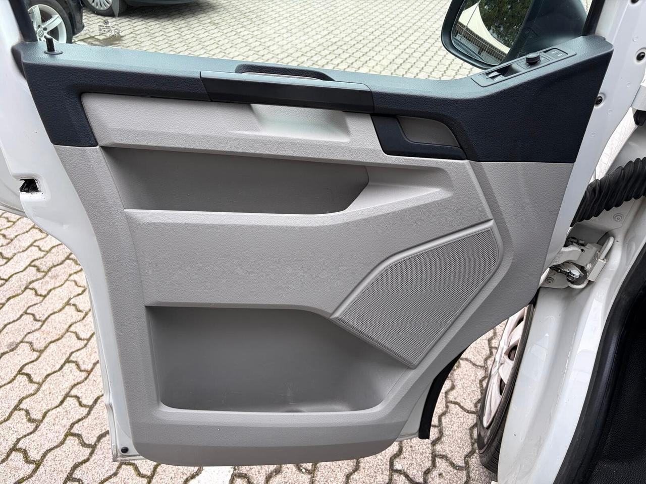 Volkswagen T6 Caravelle 2.0 TDI 102 cv 9 posti