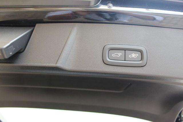 VOLVO XC40 B3 automatico Core-PRONTA CONSEGNA