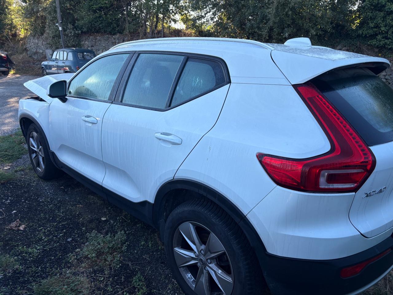 Volvo XC40 incidentata