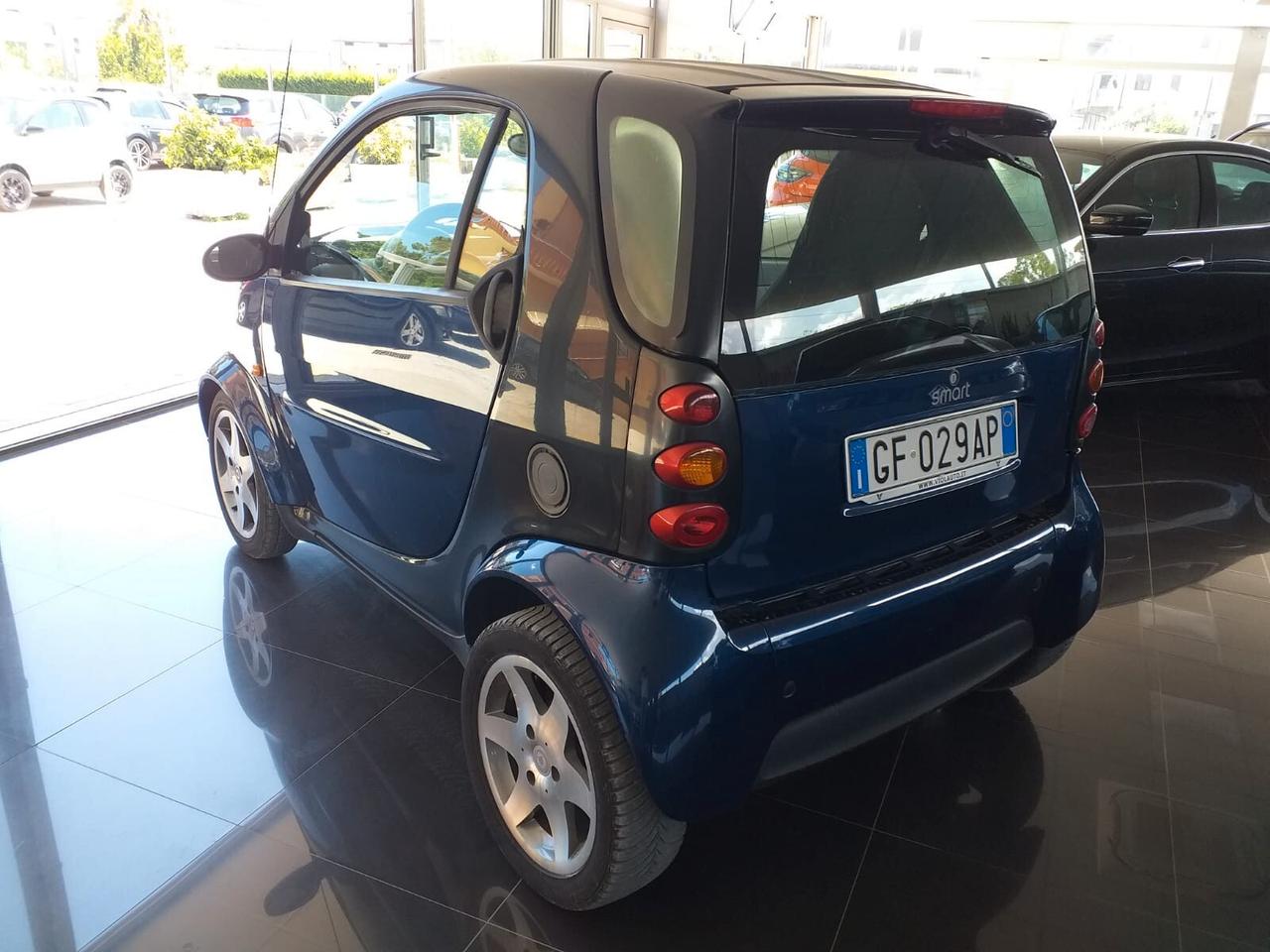 Smart ForTwo 700 coupé pure (37 kW)
