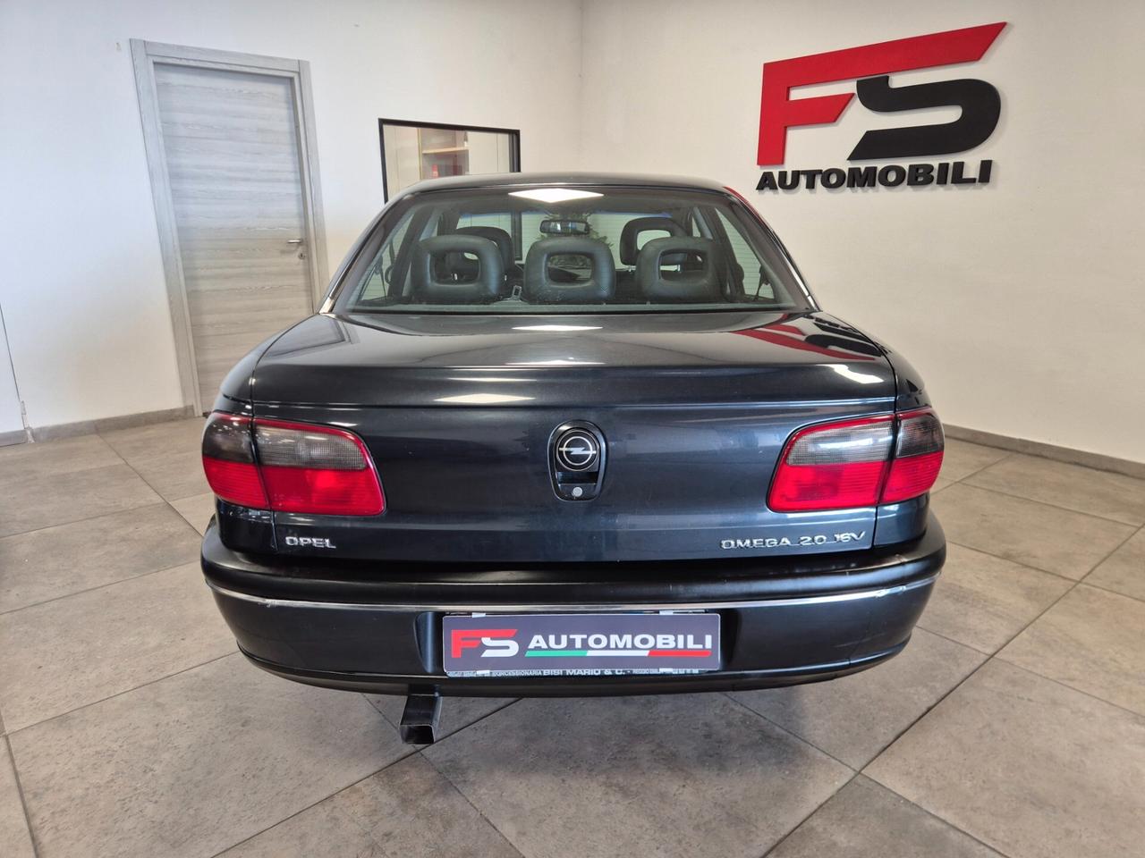 Opel Omega 2.0i cat GPL, Vettura ASI +CRS