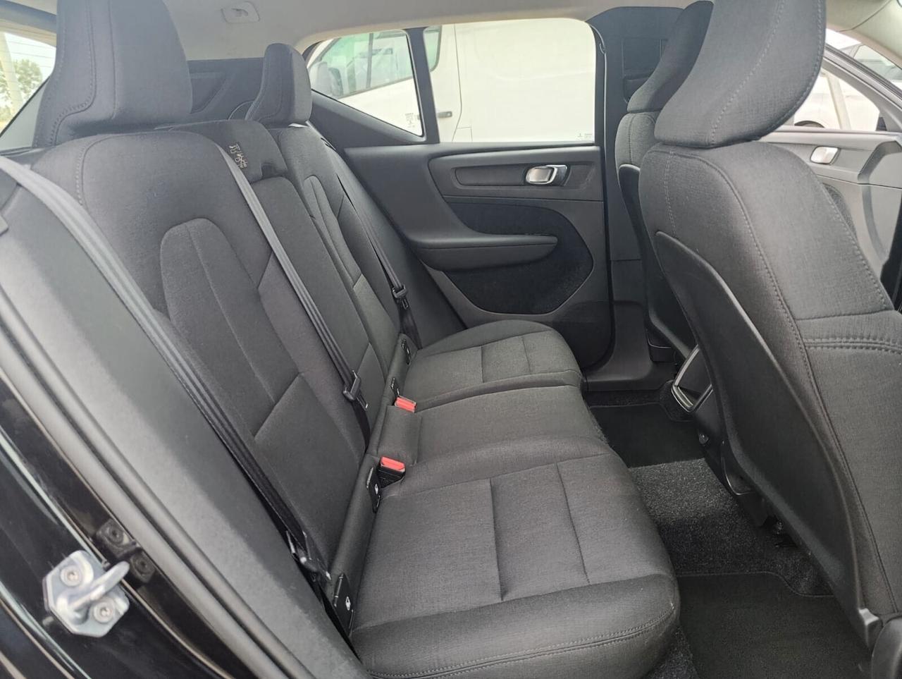 VOLVO XC40 D3 AWD GEEARTRONIC LED/NAV/SENS.POSTERIORI/
