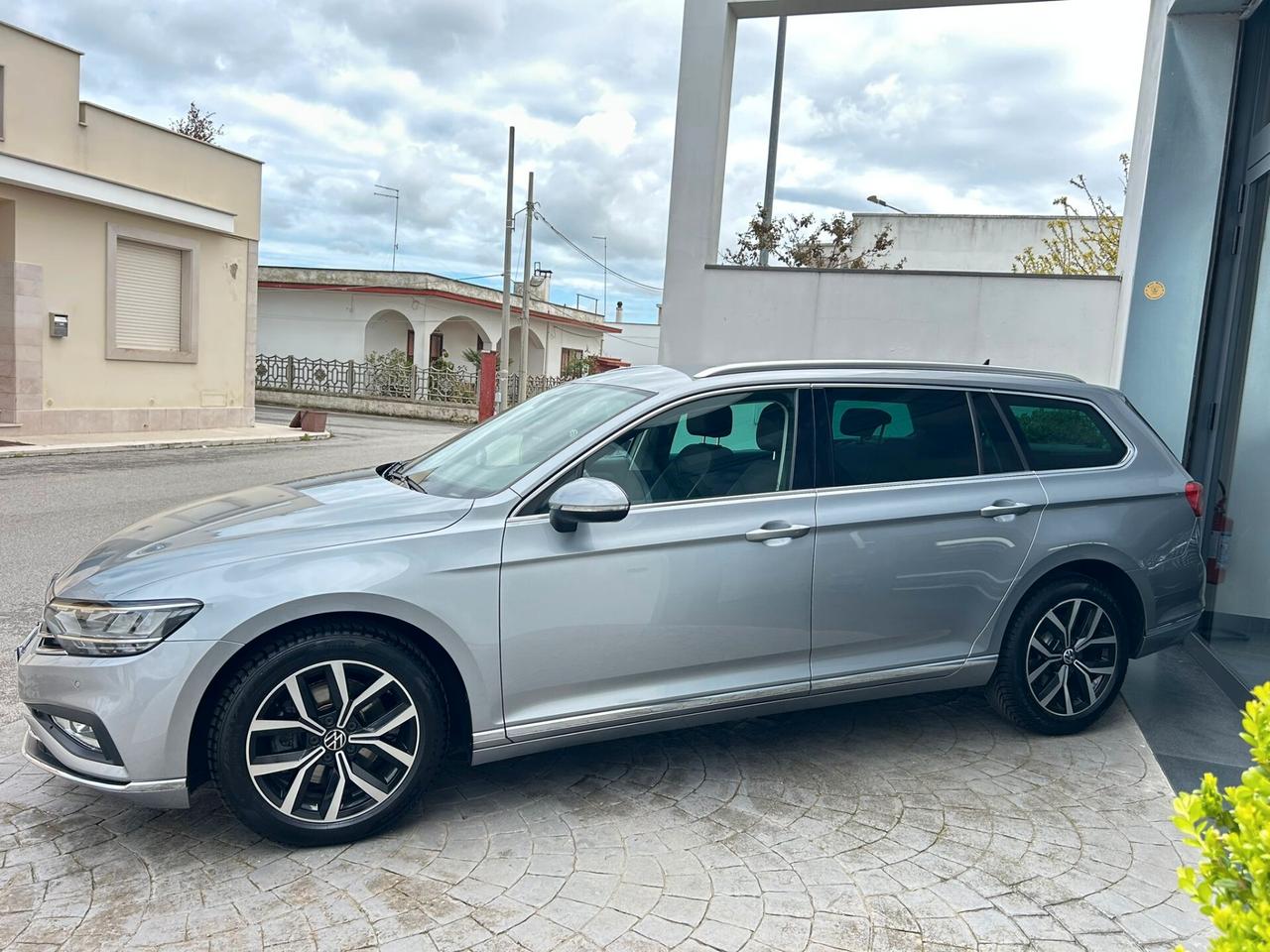 VW Passat 2.0 TDI DSG EXECUTIVE COCKPIT/NAVI-2020