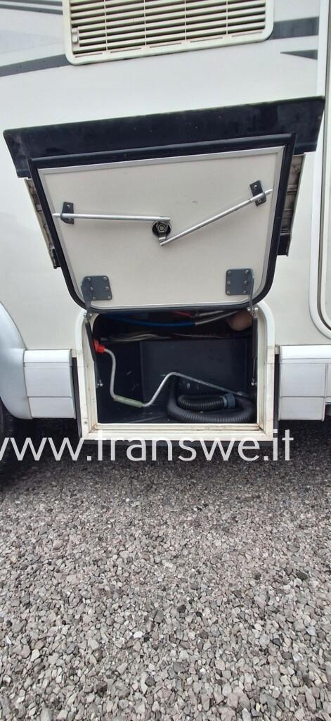 Carthago Chic C-Line T4.2 Camper semintegrale con letto matrimoniale in coda